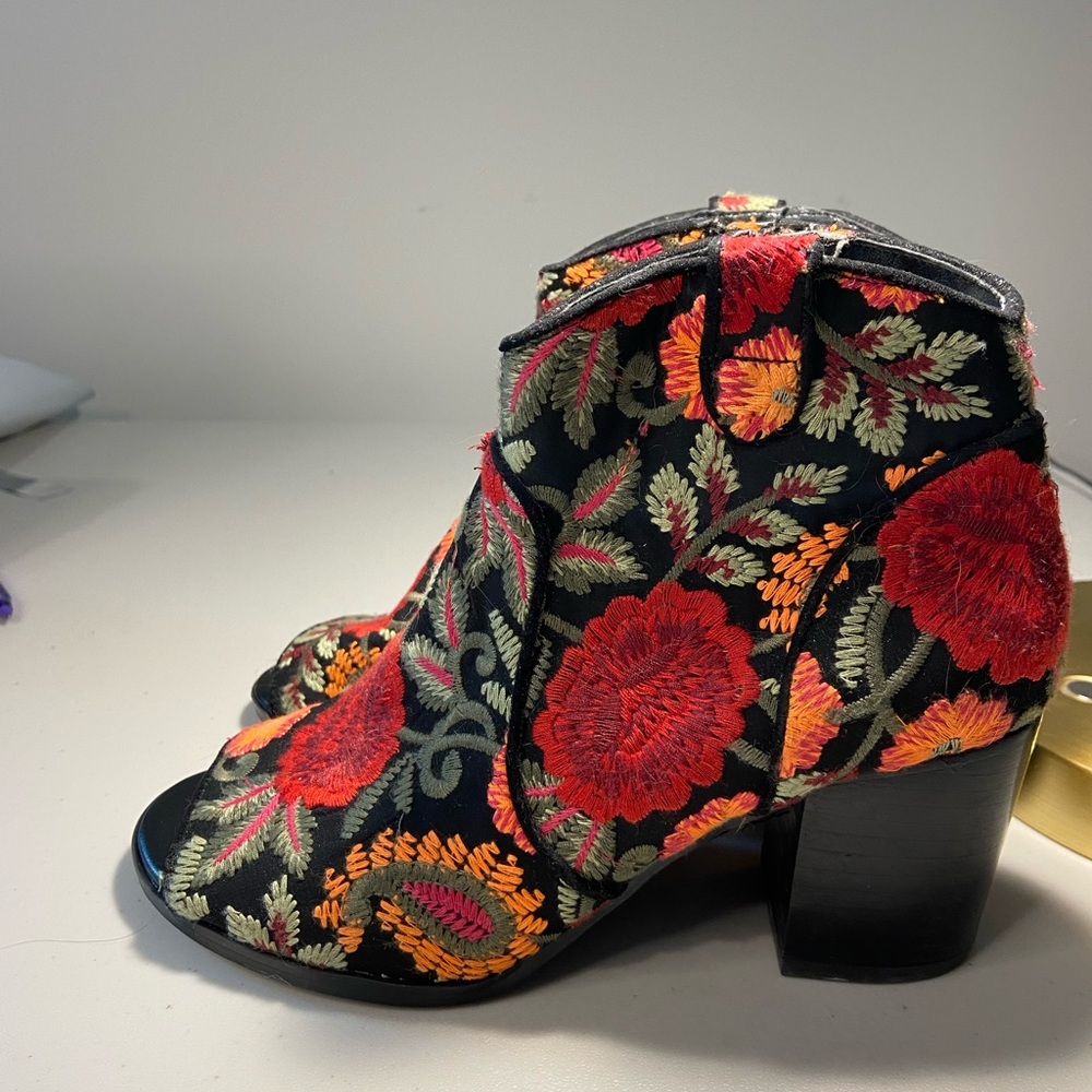Crown Vintage Embroidered Floral Block Heel Ankle Boots - Black with Red Floral